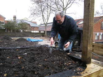 Grapes Hill Community Garden - Covering Bulbs